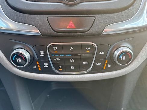 Used 2019 Chevrolet Equinox LT image 31