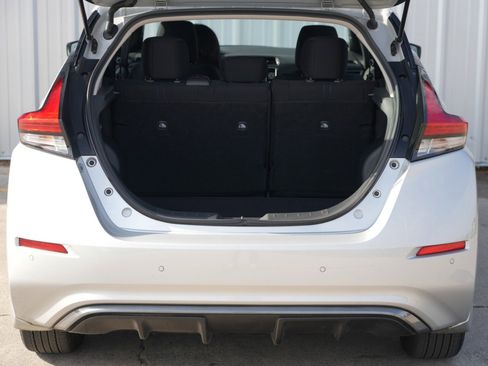 Used 2023 Nissan Leaf S image 9