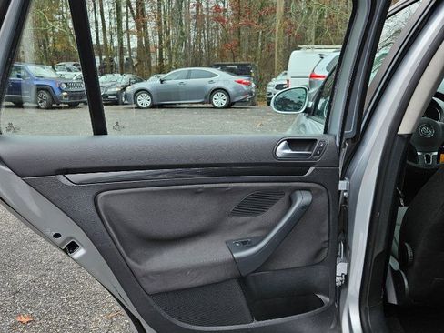 Used 2013 Volkswagen Jetta S image 16