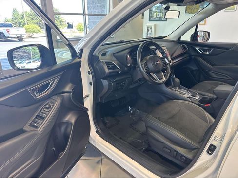 Used 2023 Subaru Forester Premium AWD/4WD image 17