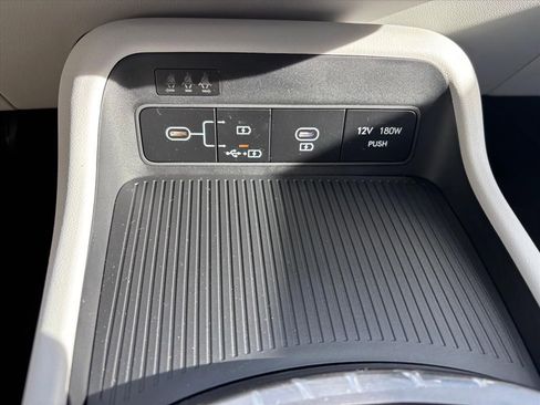 New 2026 Hyundai Kona SE image 17