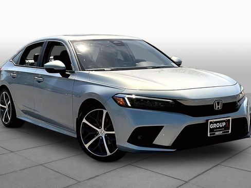 Used 2022 Honda Civic Touring image 3