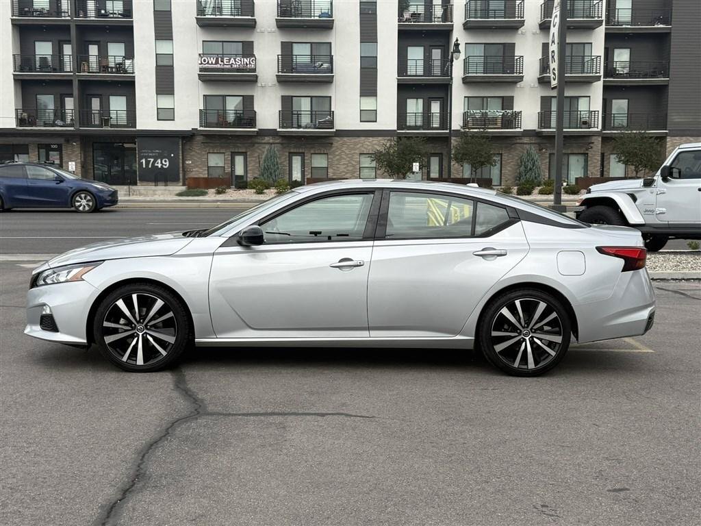 Used 2021 Nissan Altima 2.5 SR FWD image 4