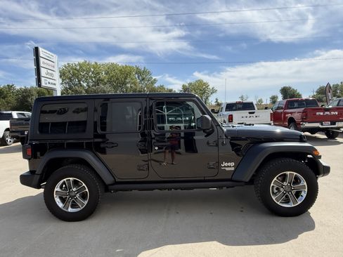 Used 2020 Jeep Wrangler Unlimited Sport S AWD/4WD image 34