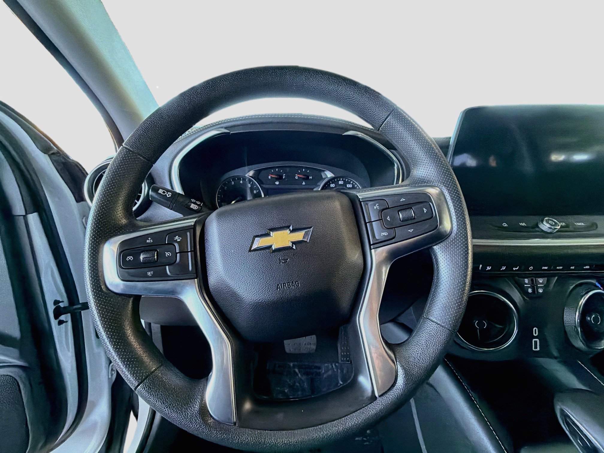 Used 2025 Chevrolet Blazer LT AWD/4WD image 17