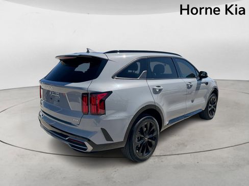Certified 2023 Kia Sorento SX image 4