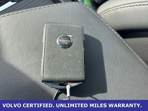 Certified 2025 Volvo XC60 B5 Core image 25