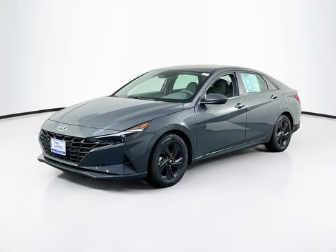 Used 2023 Hyundai Elantra SEL FWD image 1