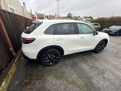 Used 2025 Honda HR-V Sport image 6