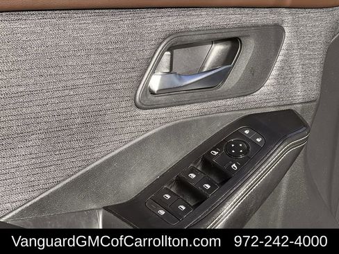 Used 2021 Nissan Rogue SV image 25