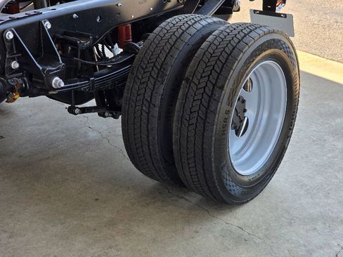 New 2025 Ford F550 4x4 Regular Cab Super Duty image 26