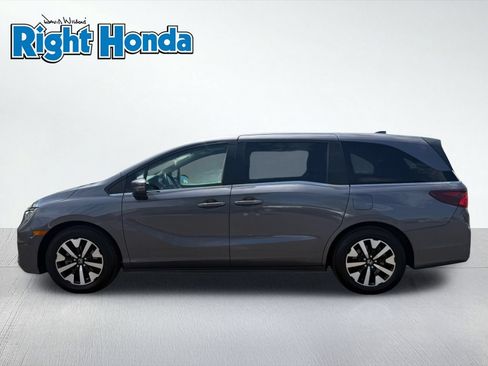 Used 2025 Honda Odyssey EX-L image 3