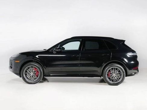 New 2026 Porsche Cayenne GTS AWD/4WD image 2