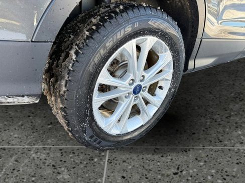 Used 2017 Ford Escape SE image 8