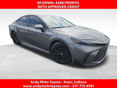 Used 2025 Toyota Camry SE w/ Convenience Package image 1