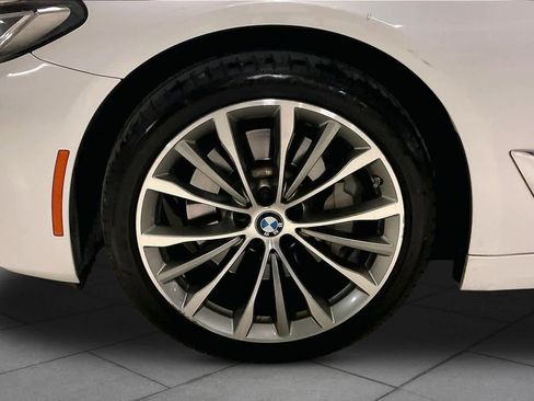 Certified 2023 BMW 530i w/ Premium Package image 10