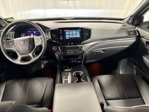 Certified 2025 Honda Passport TrailSport image 4