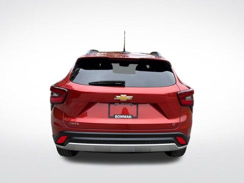 Used 2024 Chevrolet Trax LT w/ Driver Confidence Package FWD image 5