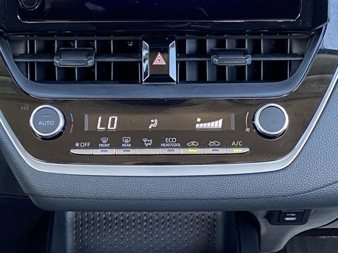 Certified 2025 Toyota Corolla LE image 14