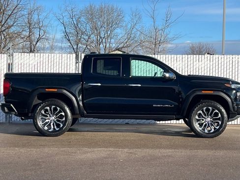 Certified 2025 GMC Canyon Denali image 3