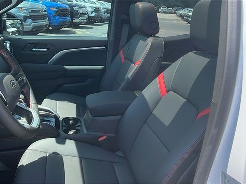 New 2025 Chevrolet Colorado Z71 w/ Technology Package image 15