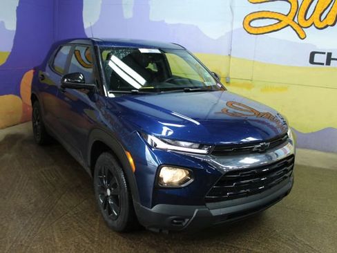 Used 2022 Chevrolet TrailBlazer LS image 2