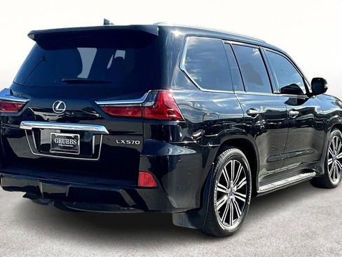 Used 2018 Lexus LX 570 4WD image 2