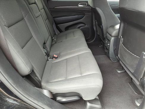 Used 2019 Jeep Grand Cherokee Laredo RWD image 20