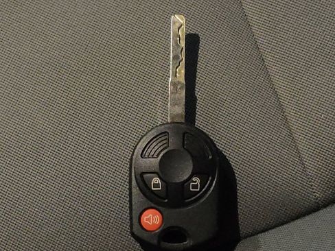 Used 2015 Ford Escape SE image 32