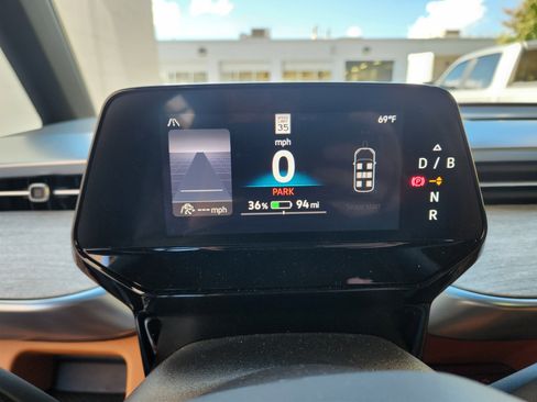 New 2025 Volkswagen ID. Buzz Pro S image 11