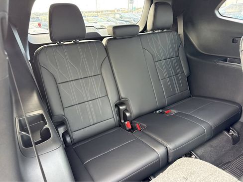 New 2026 Buick Enclave Avenir w/ Super Cruise Package FWD image 7