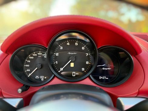 Used 2016 Porsche Boxster Spyder image 25