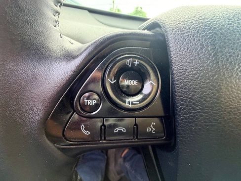 Used 2020 Toyota Prius Prime XLE FWD image 7