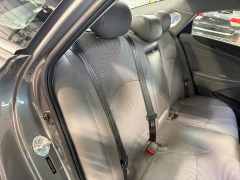Used 2014 Hyundai Sonata SE FWD image 14