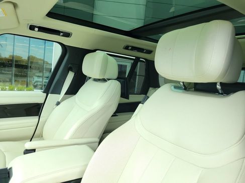 Certified 2025 Land Rover Range Rover Autobiography AWD/4WD image 26