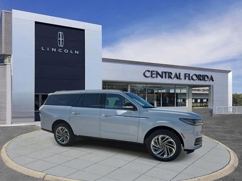 New 2026 Lincoln Navigator L Reserve AWD/4WD image 1