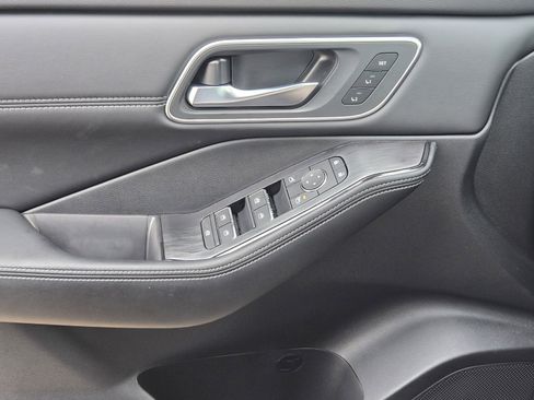 New 2026 Nissan Rogue Platinum image 22