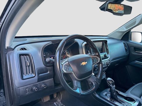 Used 2022 Chevrolet Colorado Z71 AWD/4WD image 9