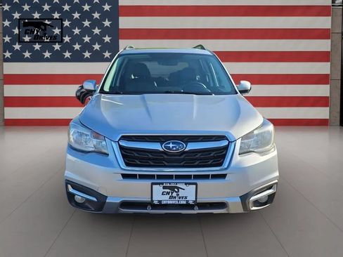Used 2017 Subaru Forester 2.5i Limited AWD/4WD image 2