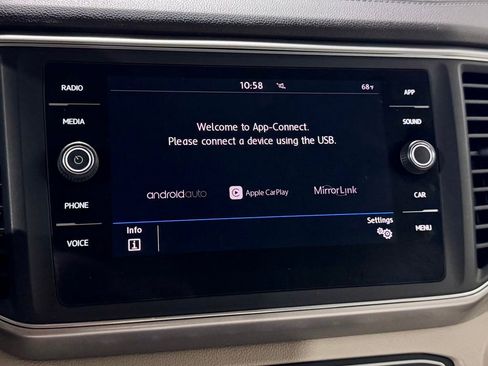 Used 2019 Volkswagen Atlas SE w/ Towing Package image 16