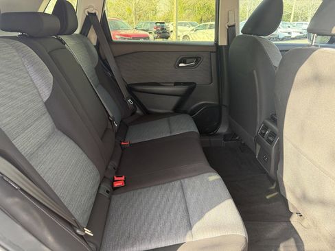 Used 2023 Nissan Rogue SV image 8