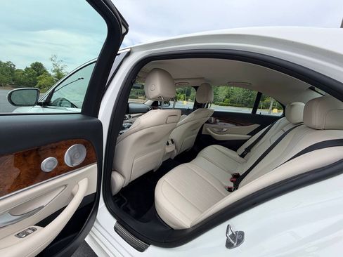 Used 2018 Mercedes-Benz E 300 4MATIC image 13