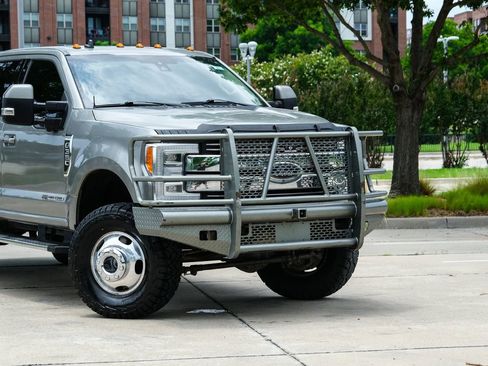 Used 2019 Ford F350 Lariat w/ Lariat Ultimate Package AWD/4WD image 5