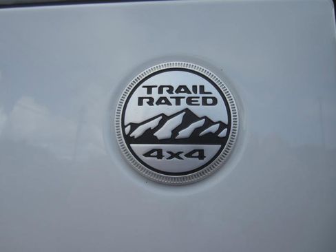 Used 2018 Jeep Wrangler Unlimited Sahara image 13