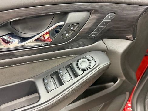 Certified 2021 Chevrolet Traverse High Country image 25