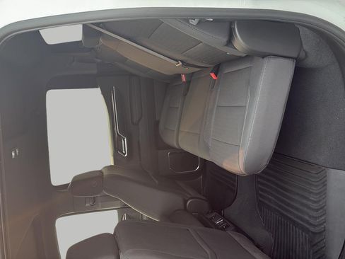Used 2024 Chevrolet Silverado 1500 LT AWD/4WD image 11