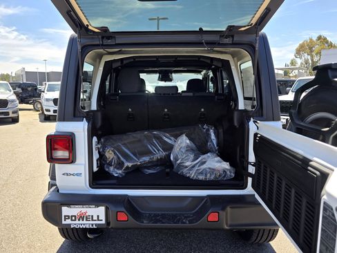 New 2025 Jeep Wrangler Sport S w/ Convenience Group image 17