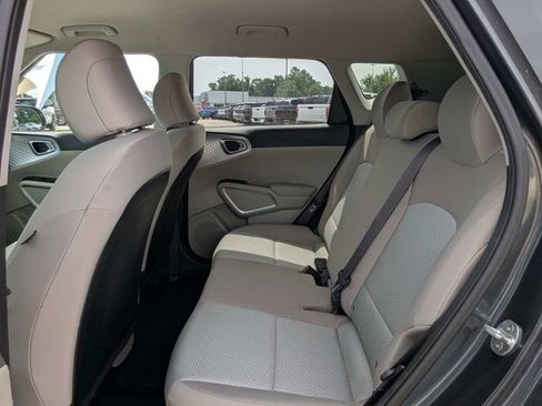 Used 2021 Kia Soul LX FWD image 13