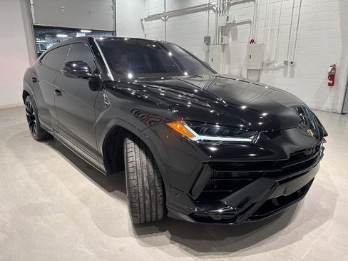 Used 2024 Lamborghini Urus S image 3