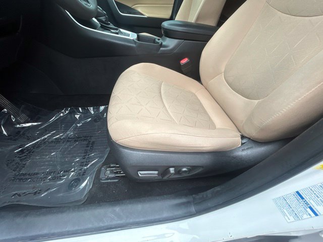 Used 2021 Toyota RAV4 XLE AWD/4WD image 18